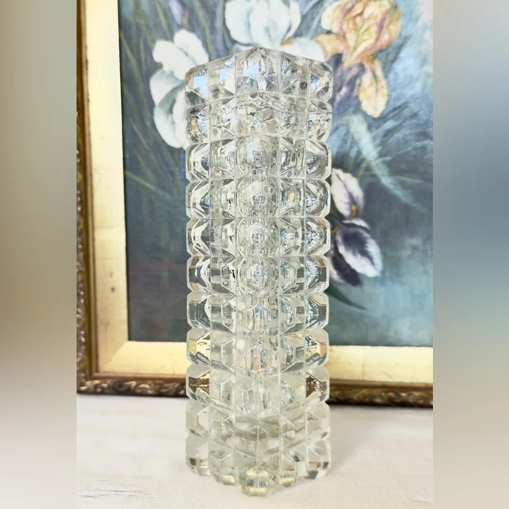 Faceted Diamond Cut Studded Crystal Bud Vase
